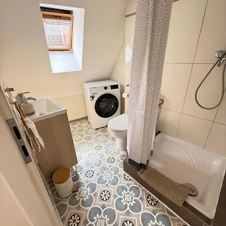 Charme Et Confort, Plein Centre Apartment